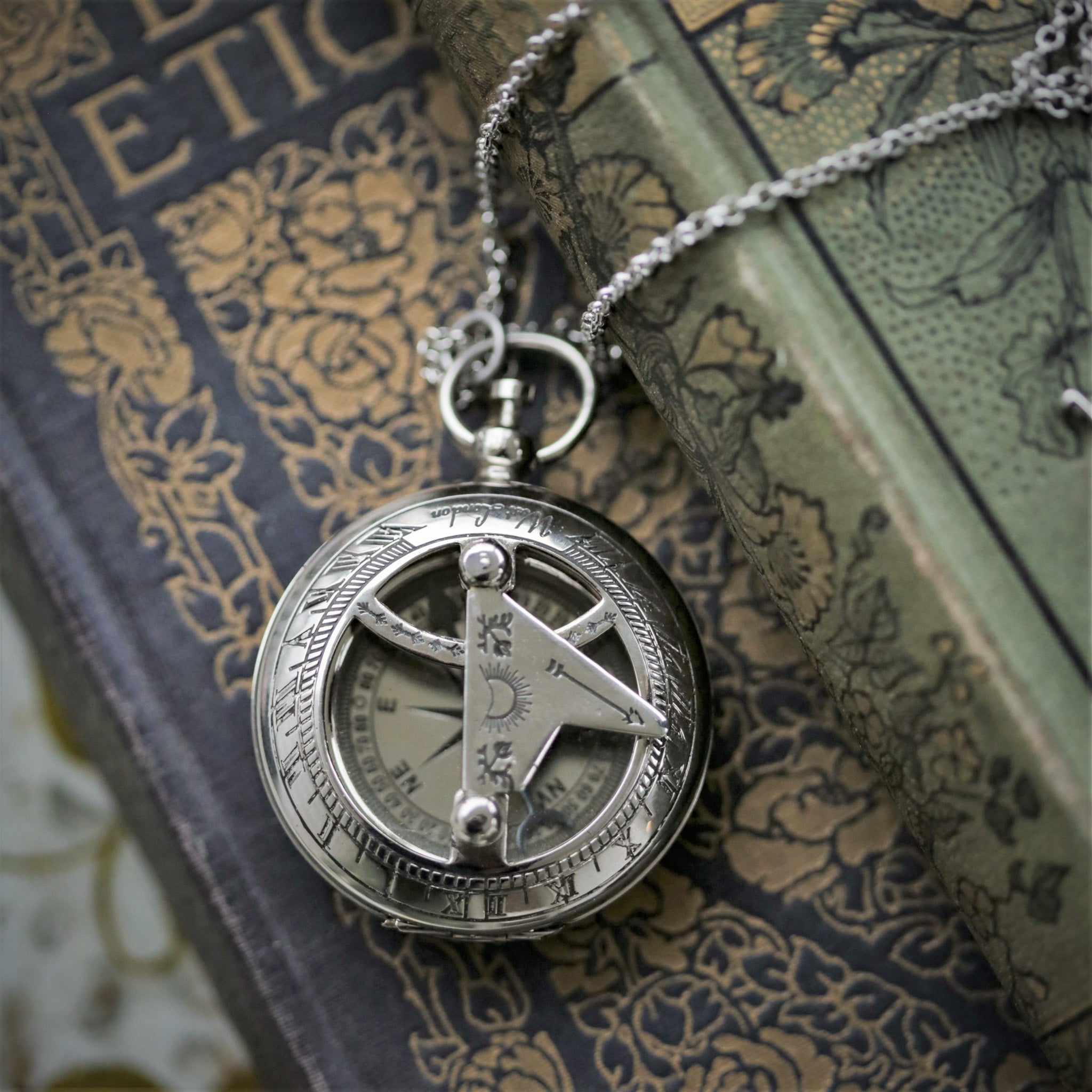 Combination Sundial and Compass