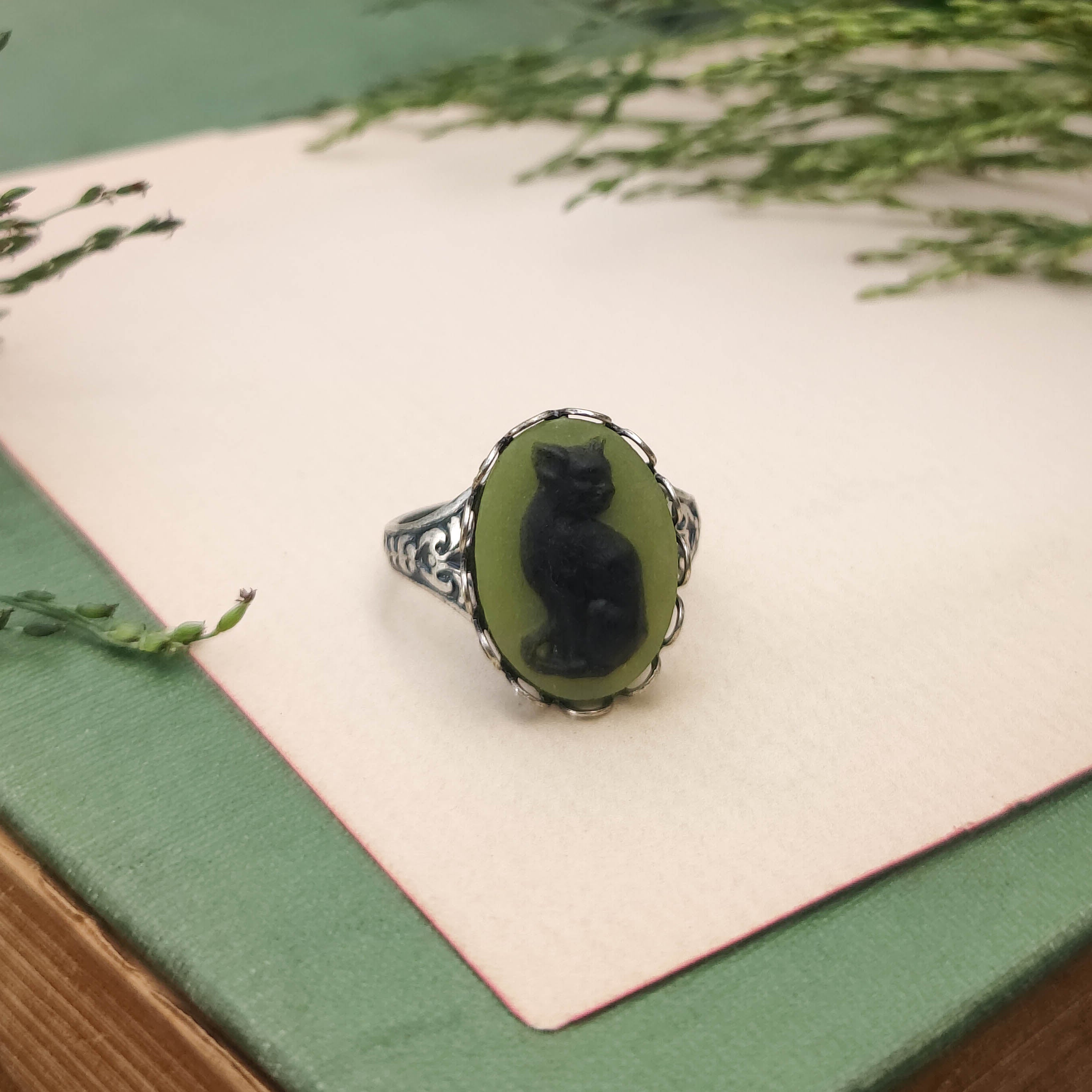Cat Cameo Ring