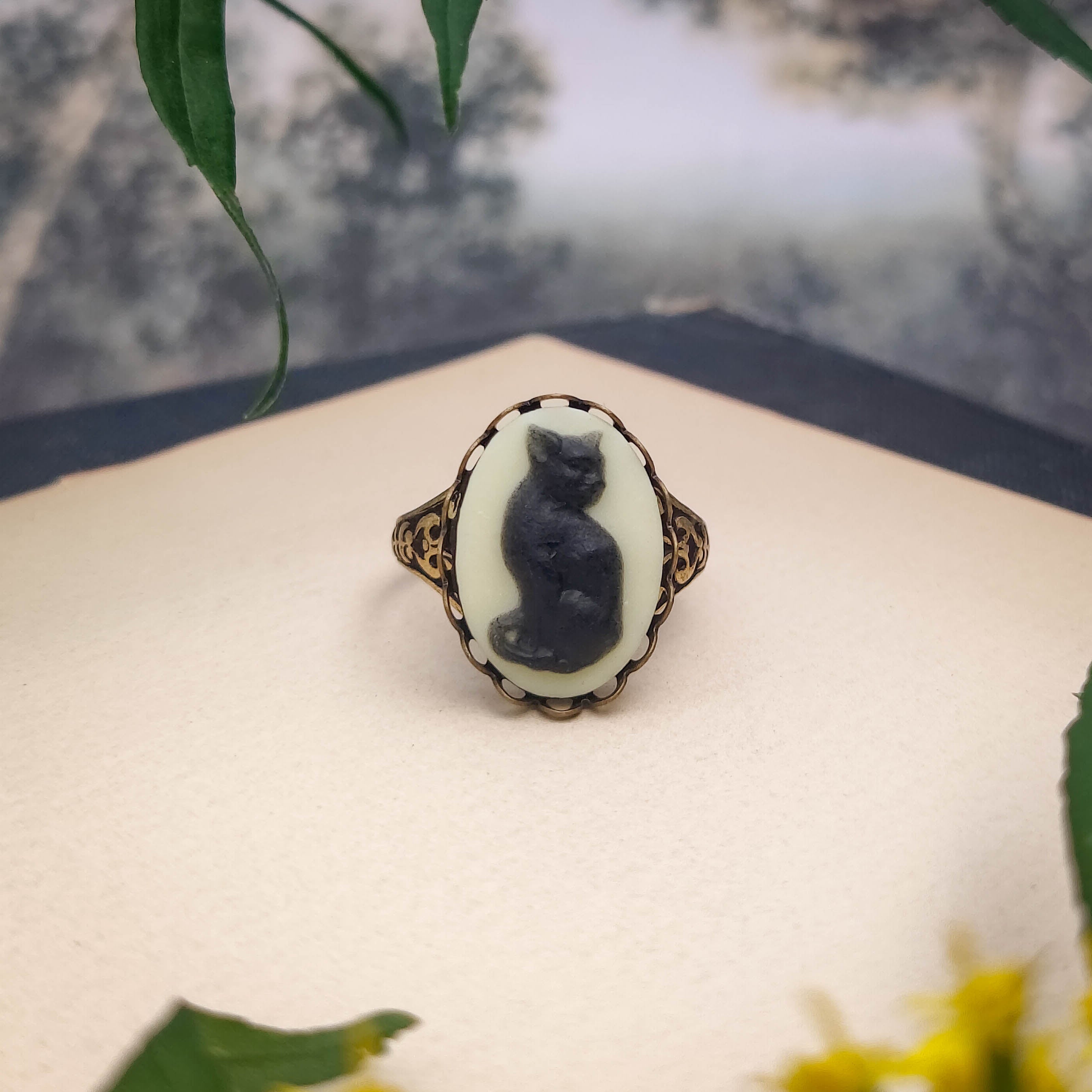 Cat Cameo Ring