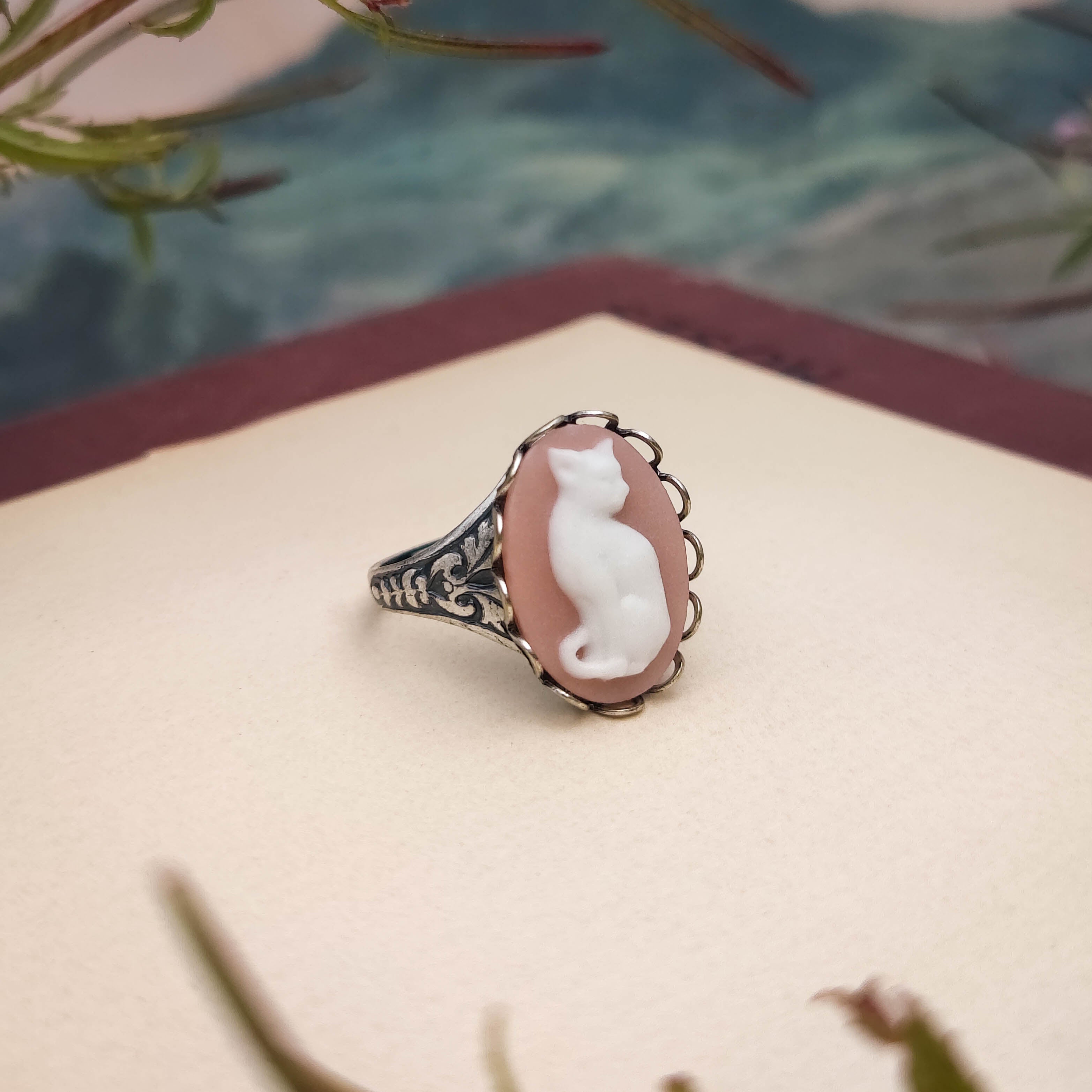 Cat Cameo Ring