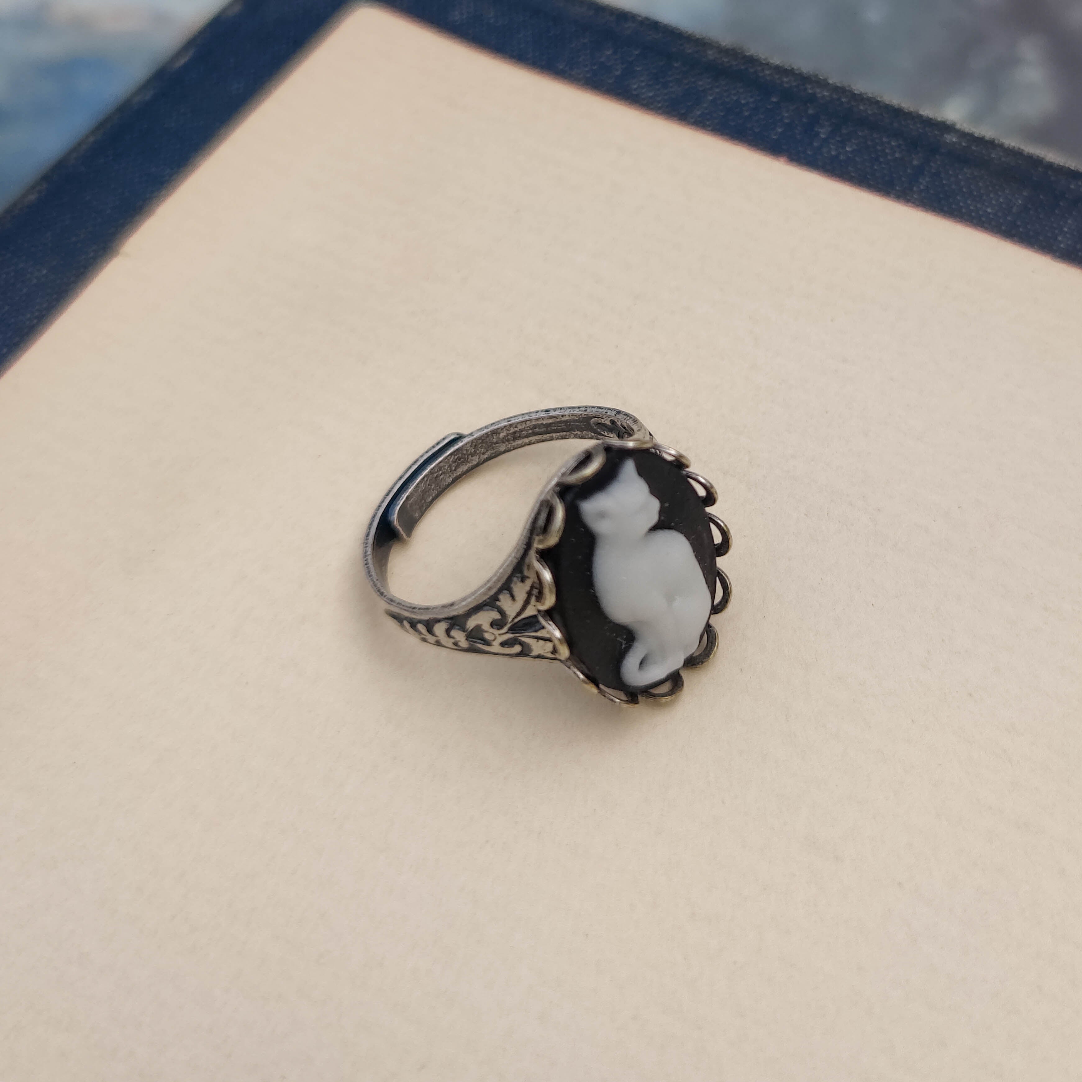 Cat Cameo Ring