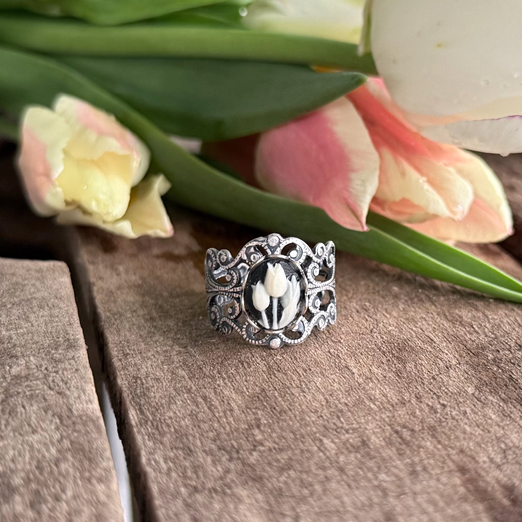 Tulip Cameo Ring