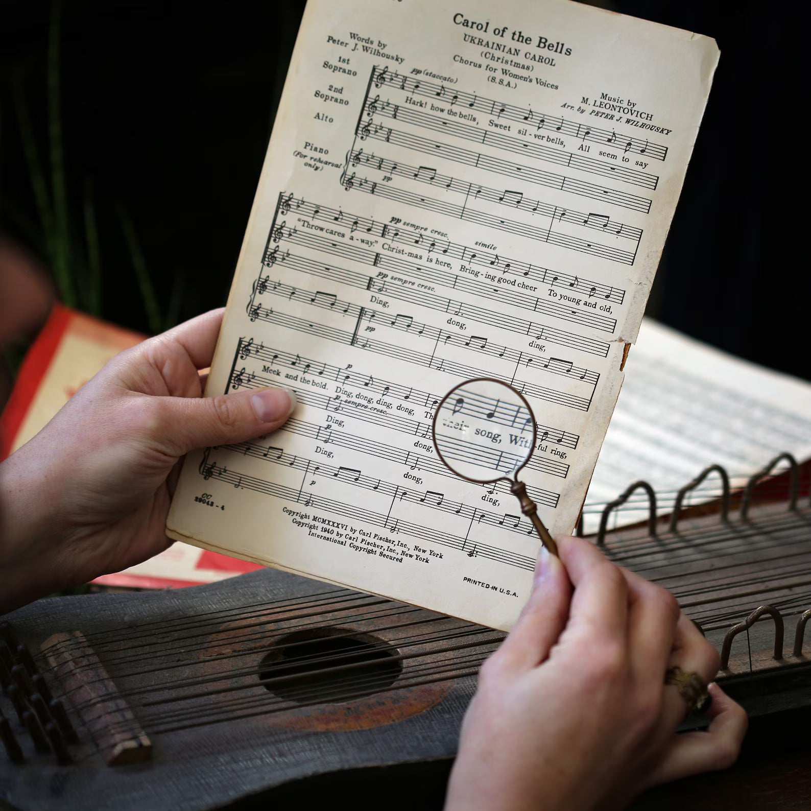 Art Deco Magnifying Glass Necklace