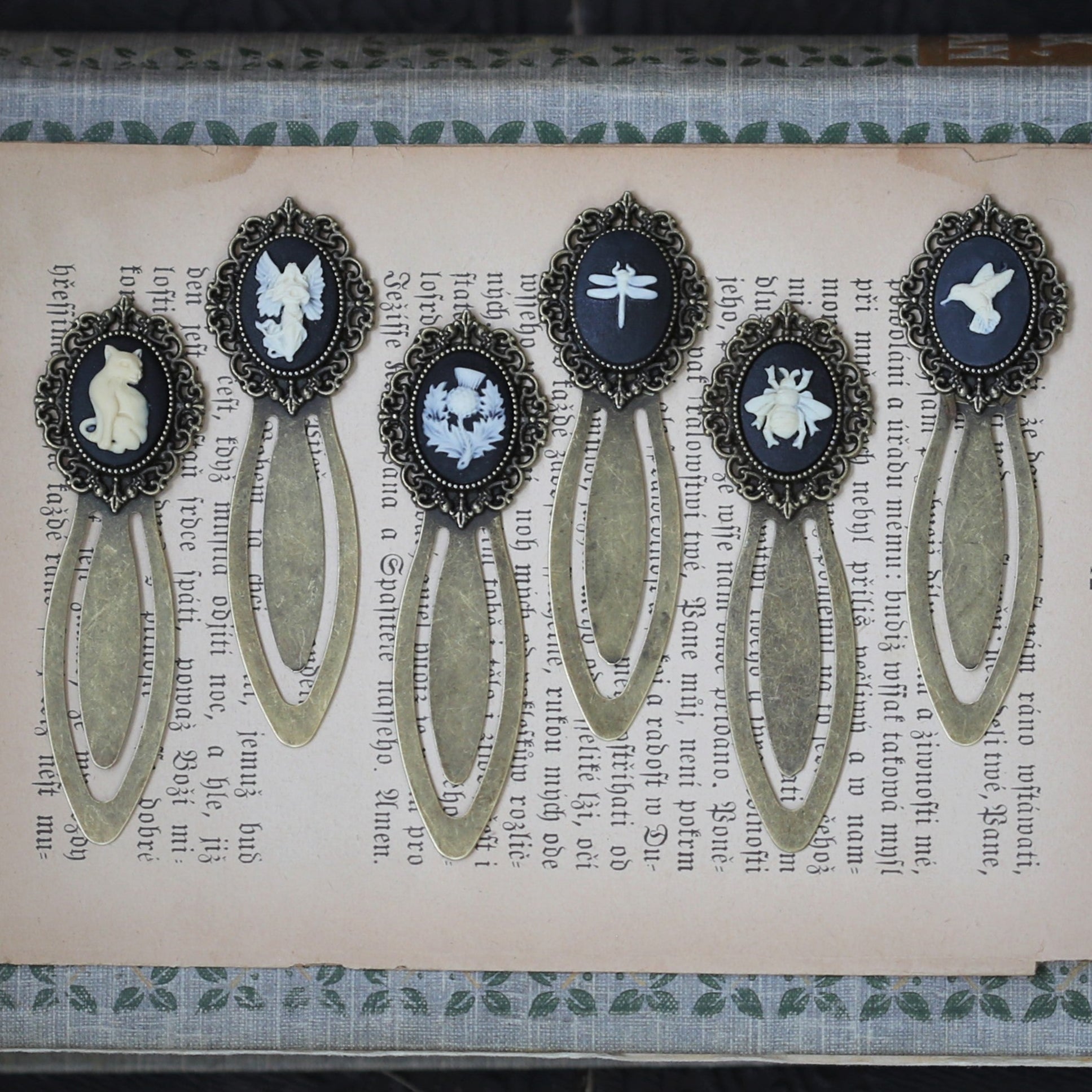 Cameo Bird and the Bee Bookmarks
