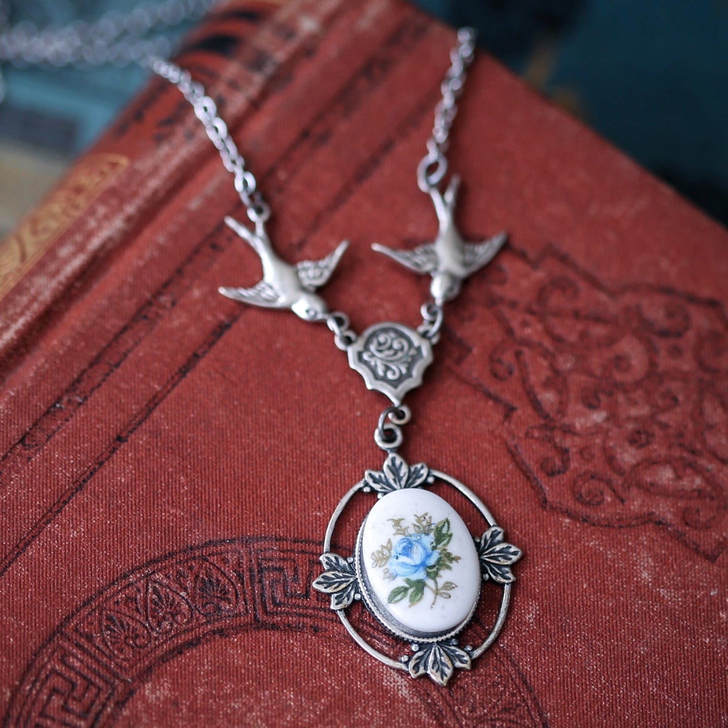 Victorian Leaf Rose Necklace with Birds
