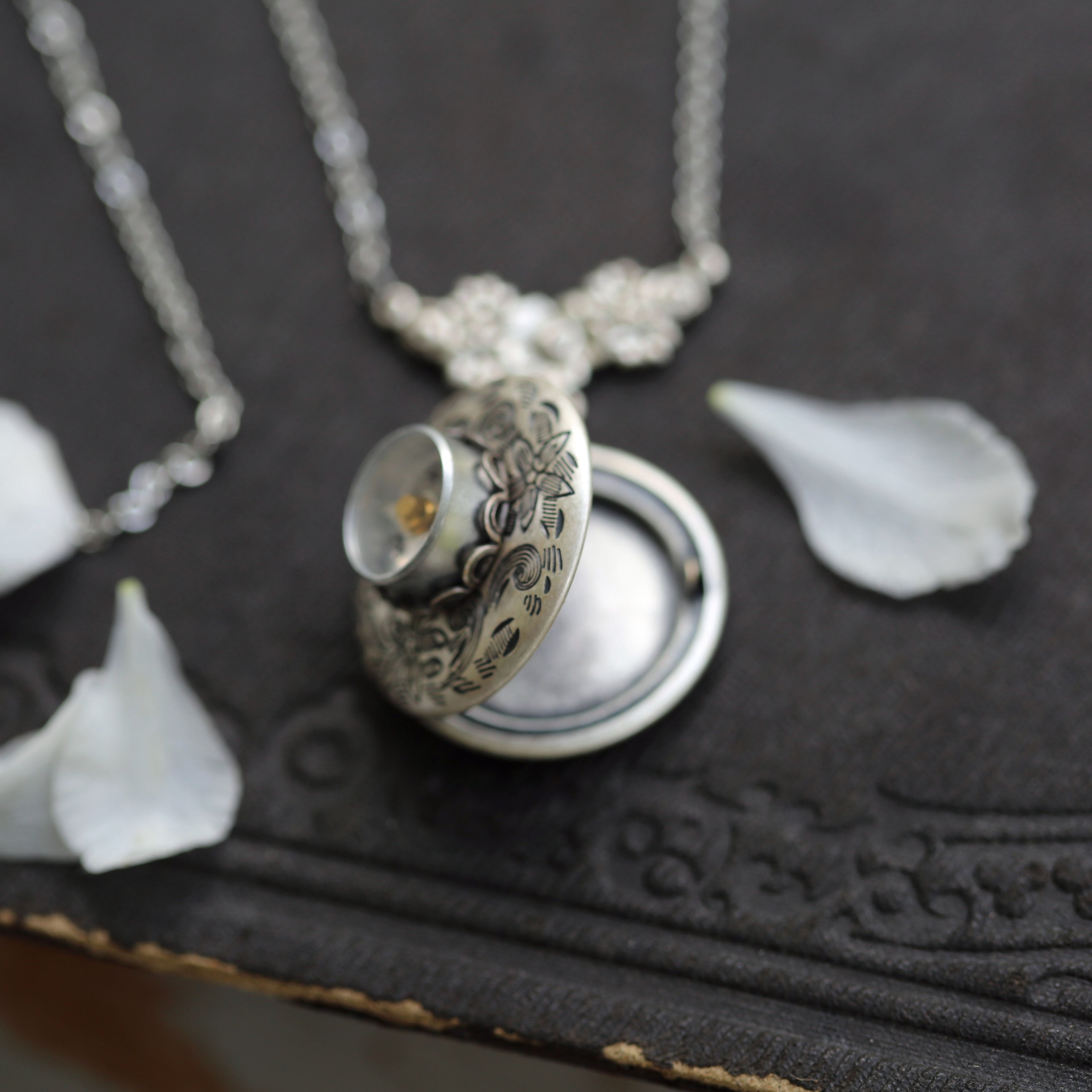 Compass Locket in Antiqued Silver