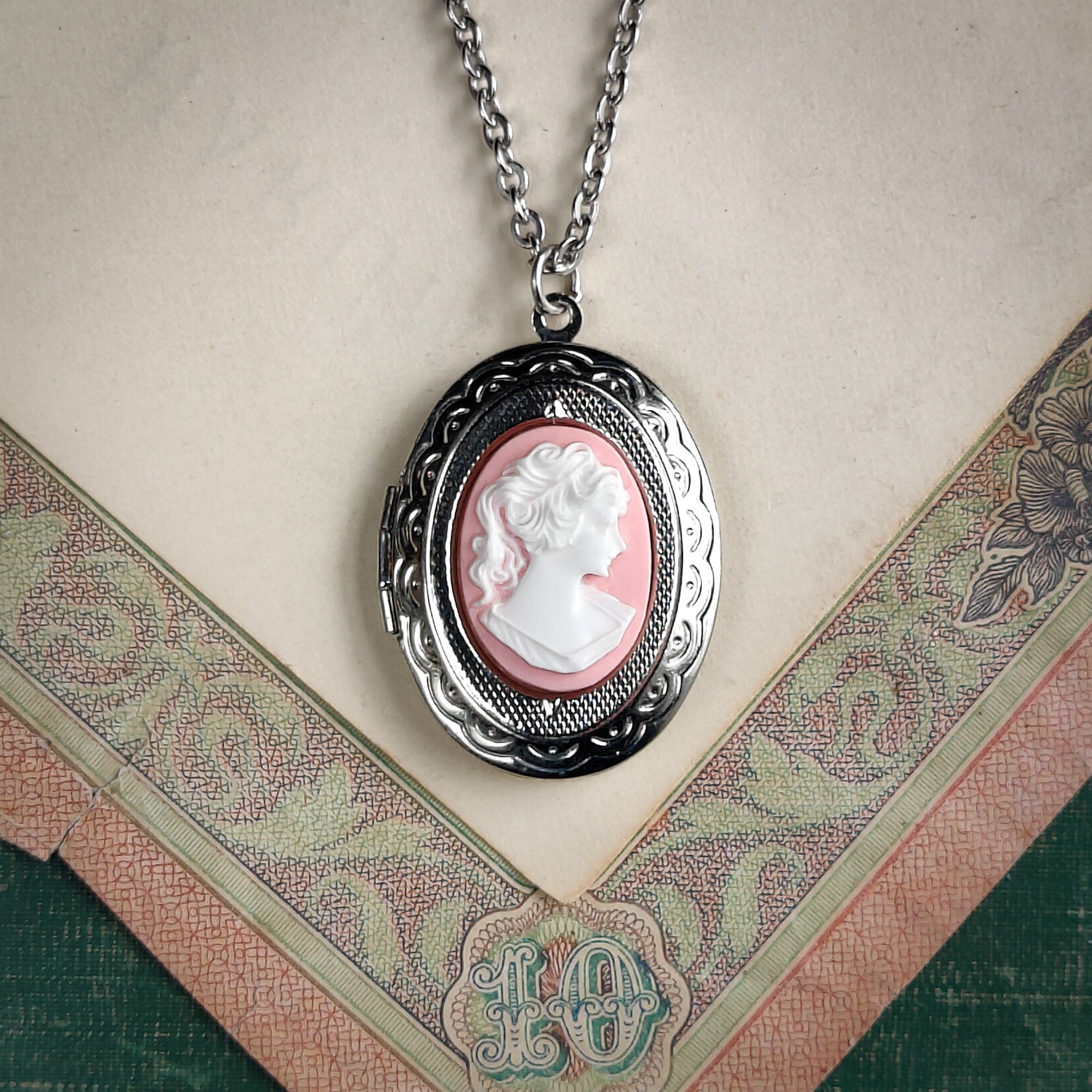 Lady Cameo Locket
