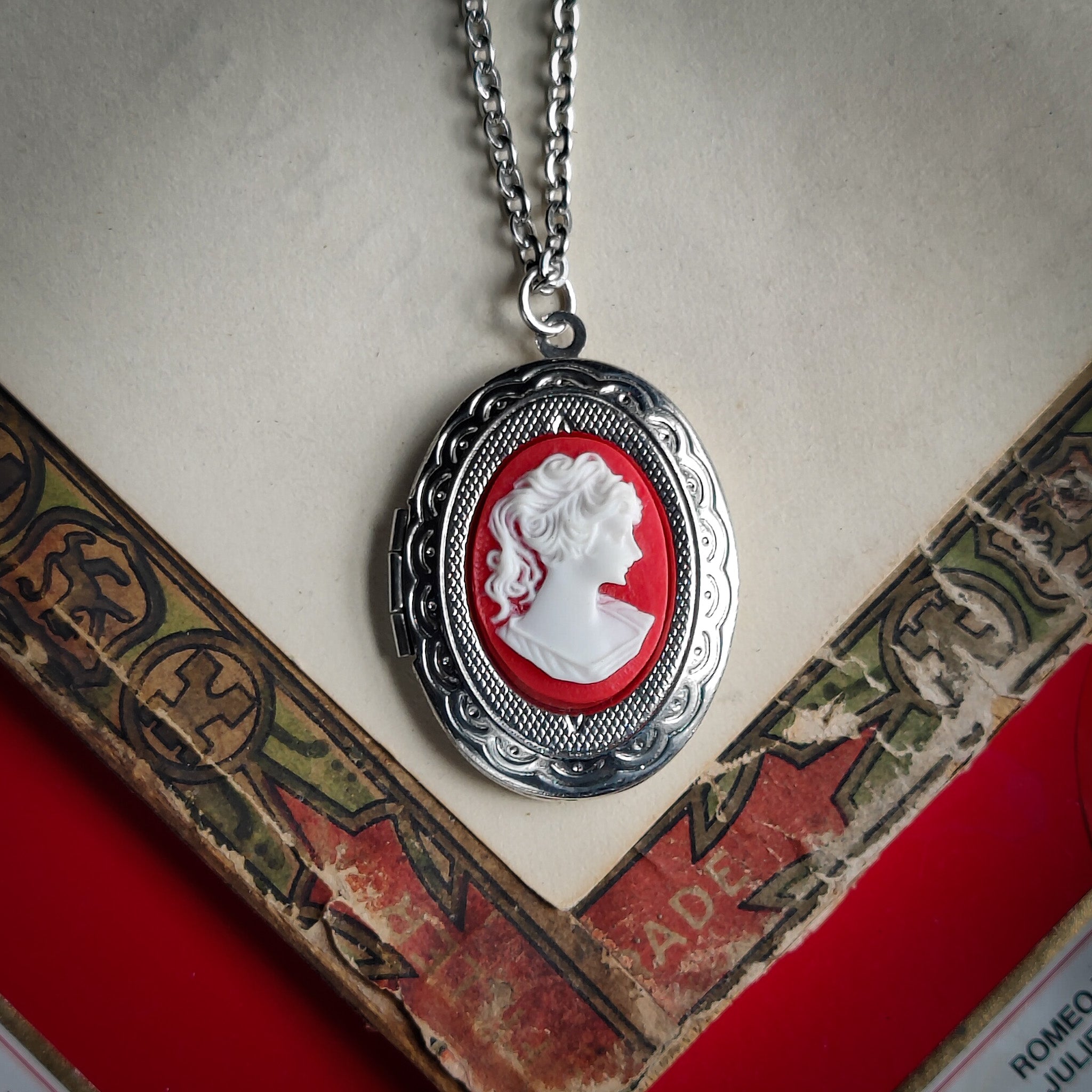 Lady Cameo Locket
