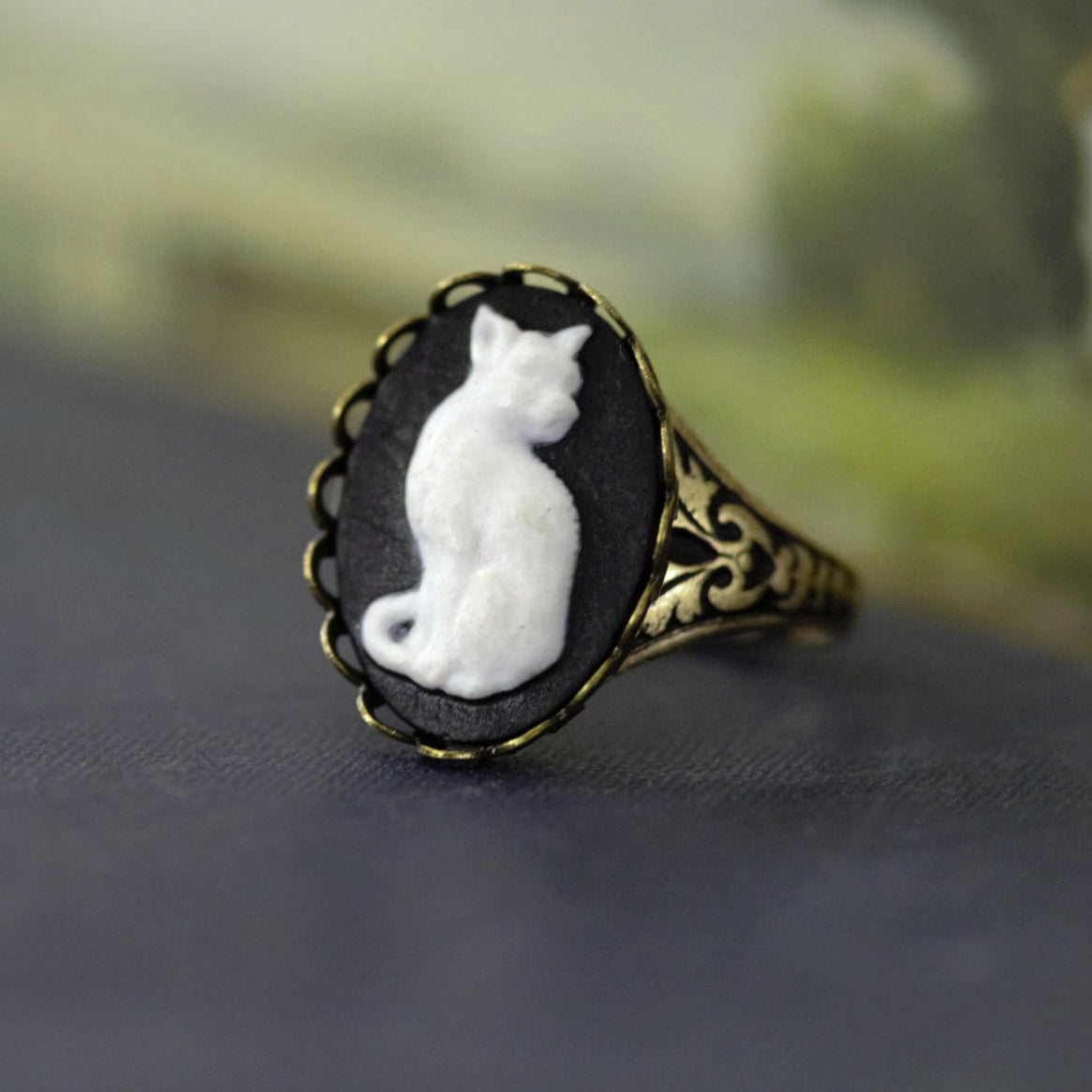 Cat Cameo Ring