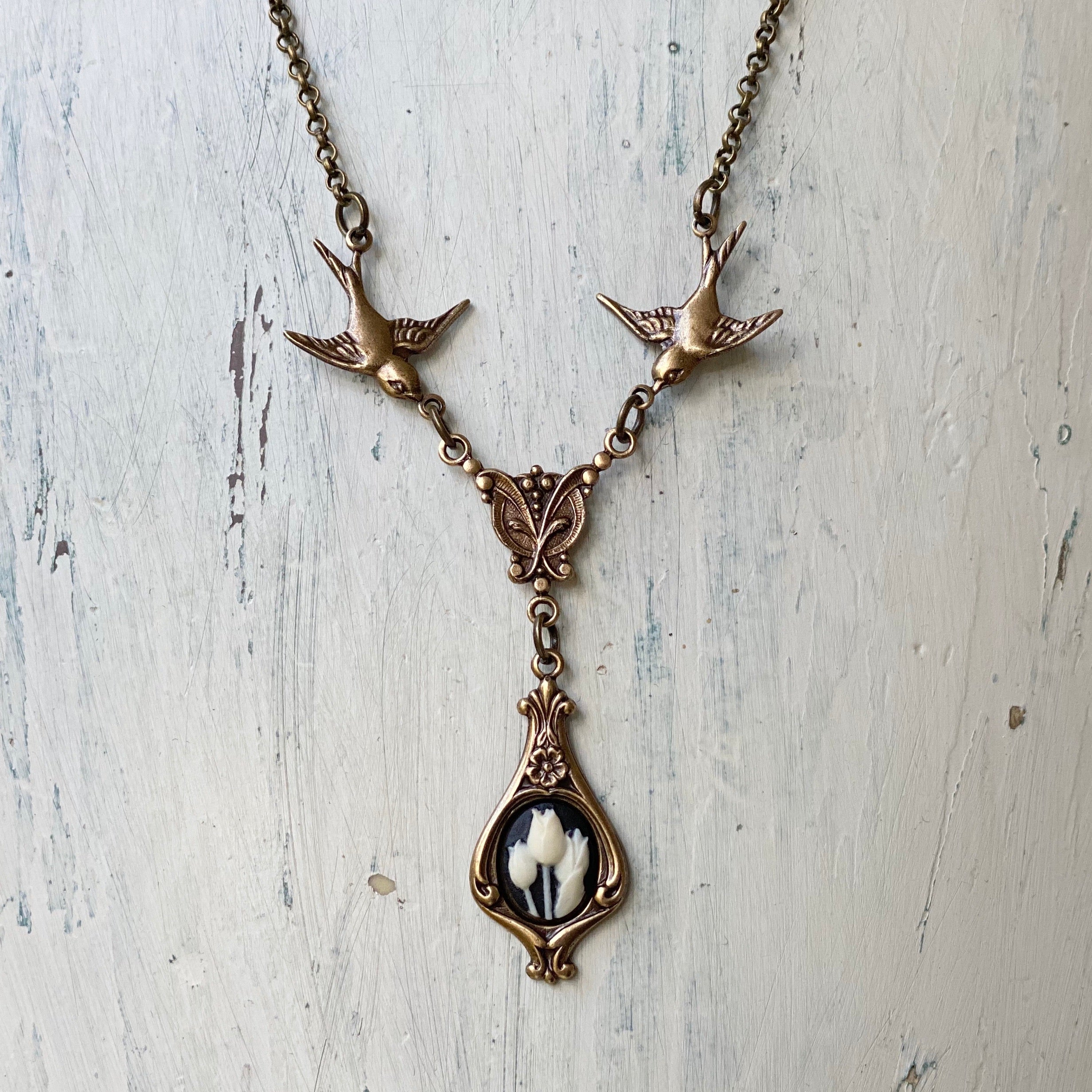 Tulip Cameo Necklace with Birds