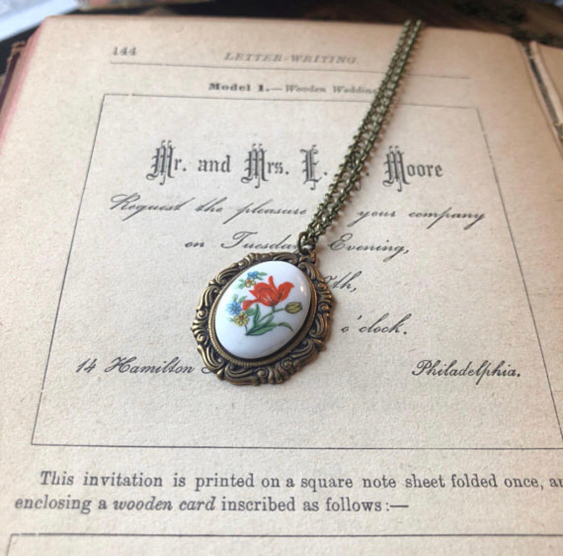 Vintage Tulip Flower Cameo Necklace