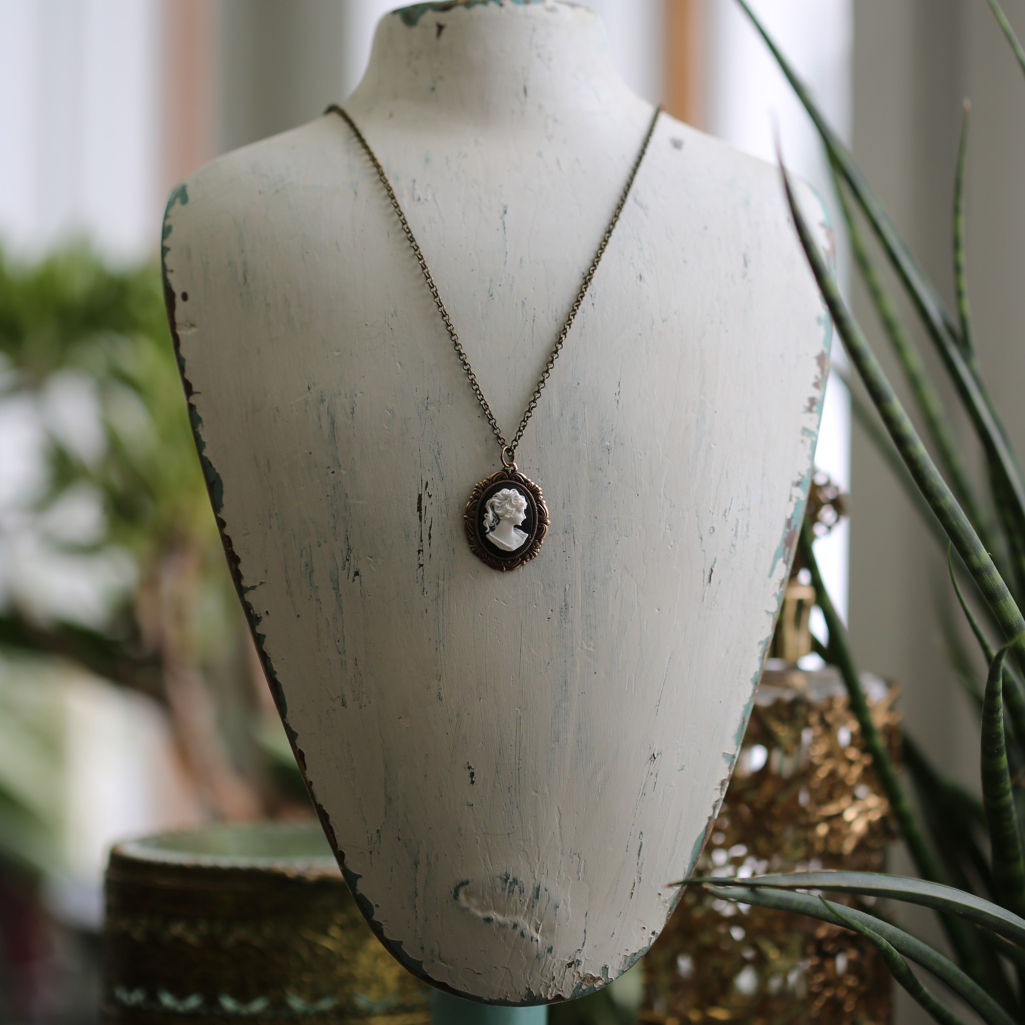 Cameo Lady Necklace