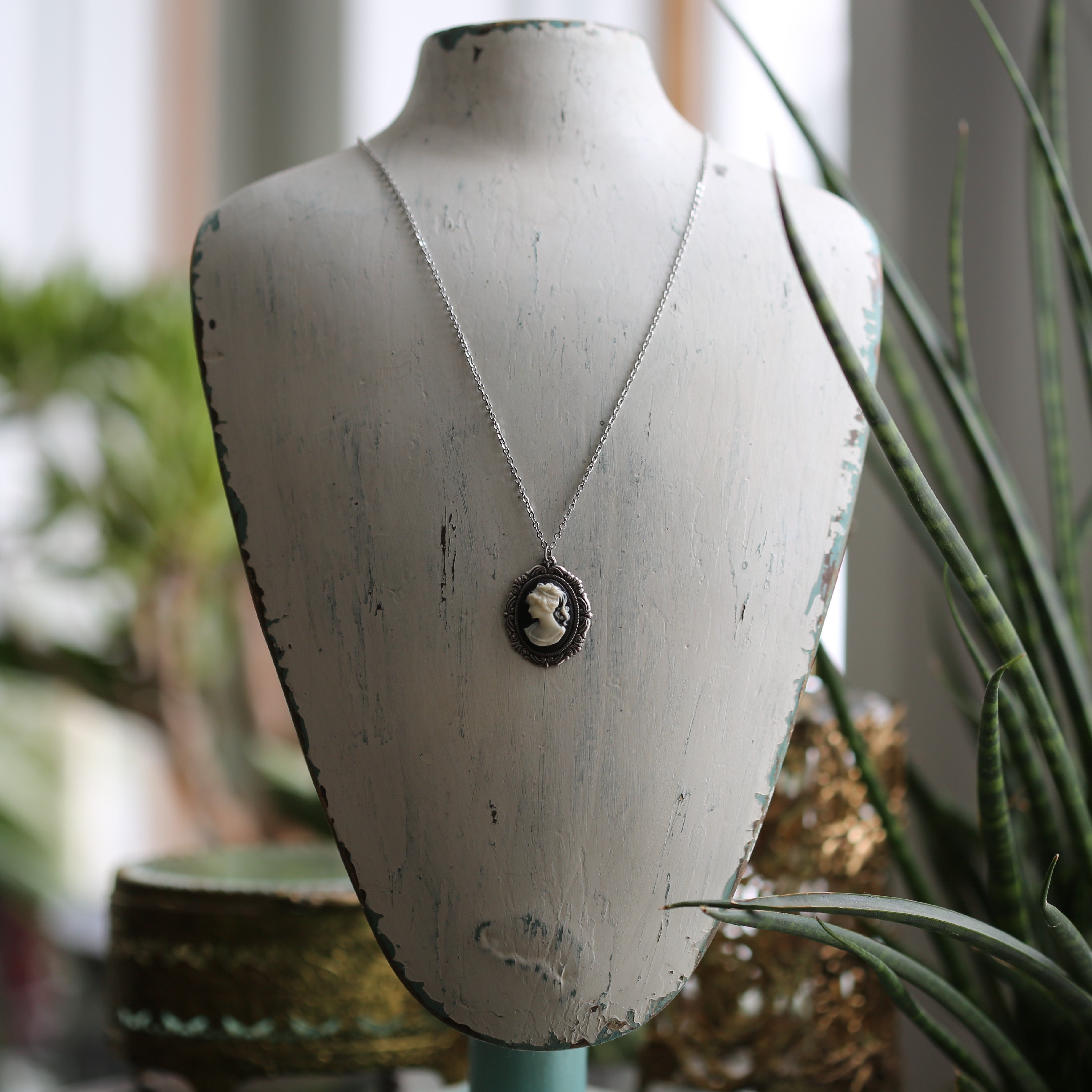Cameo Lady Necklace