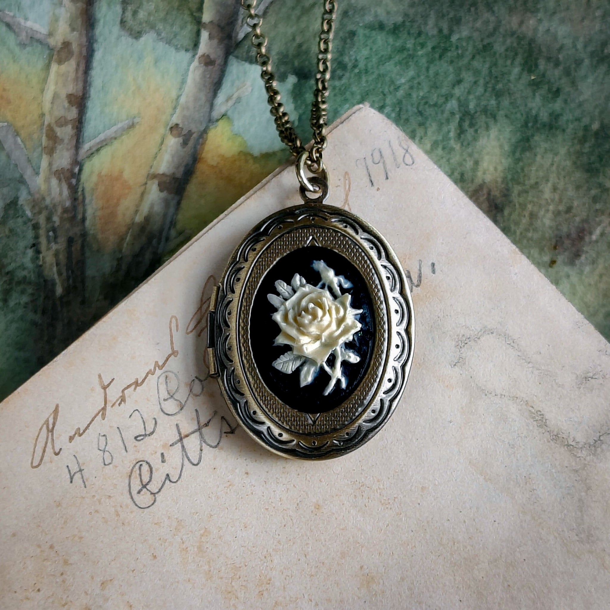 Rose Cameo Oval Locket