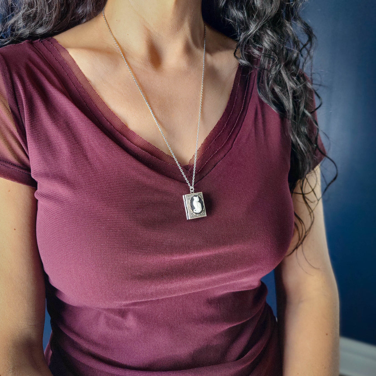 Cat Cameo Book Locket
