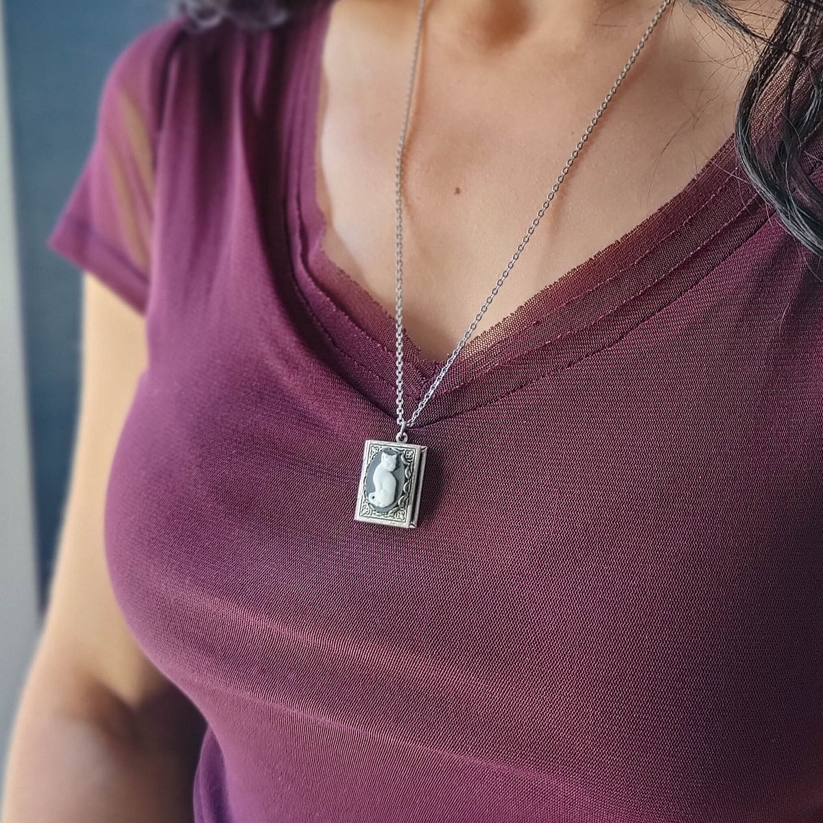 Cat Cameo Book Locket