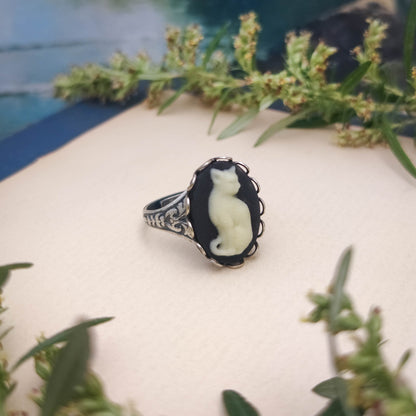 Cat Cameo Ring