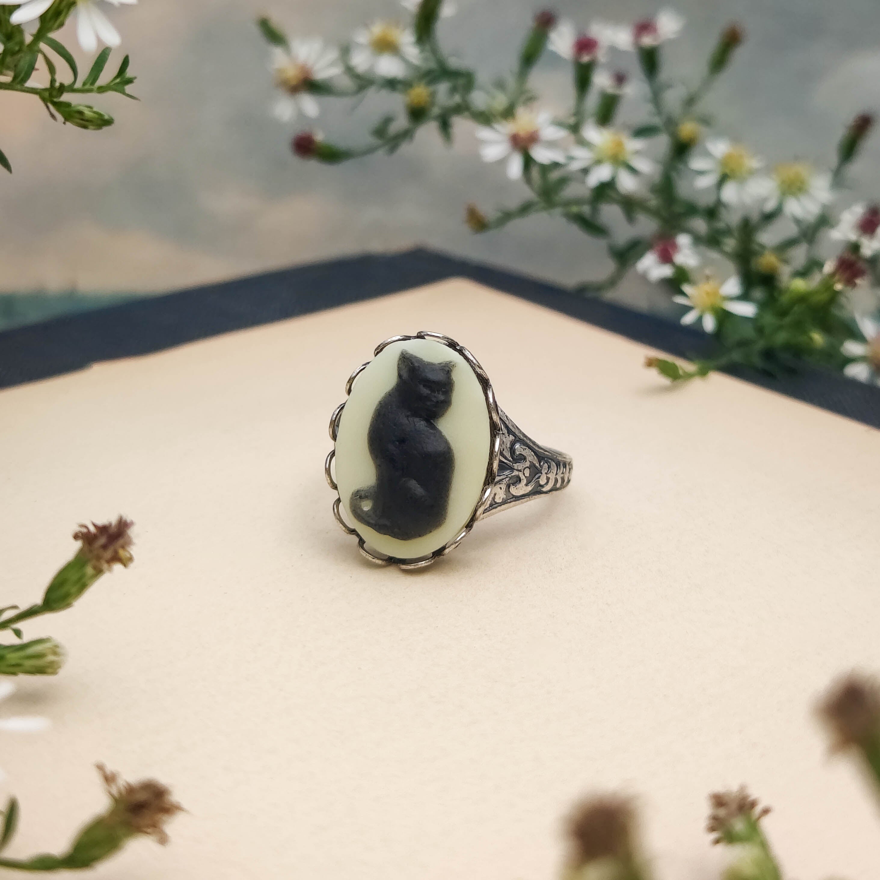 Cat Cameo Ring
