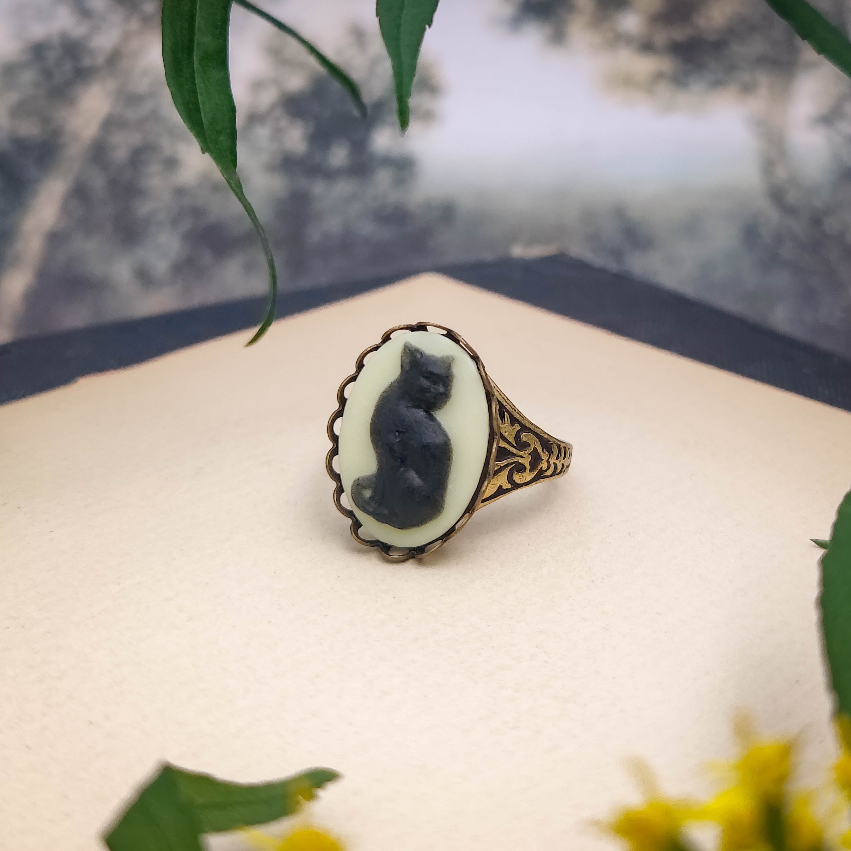 Cat Cameo Ring