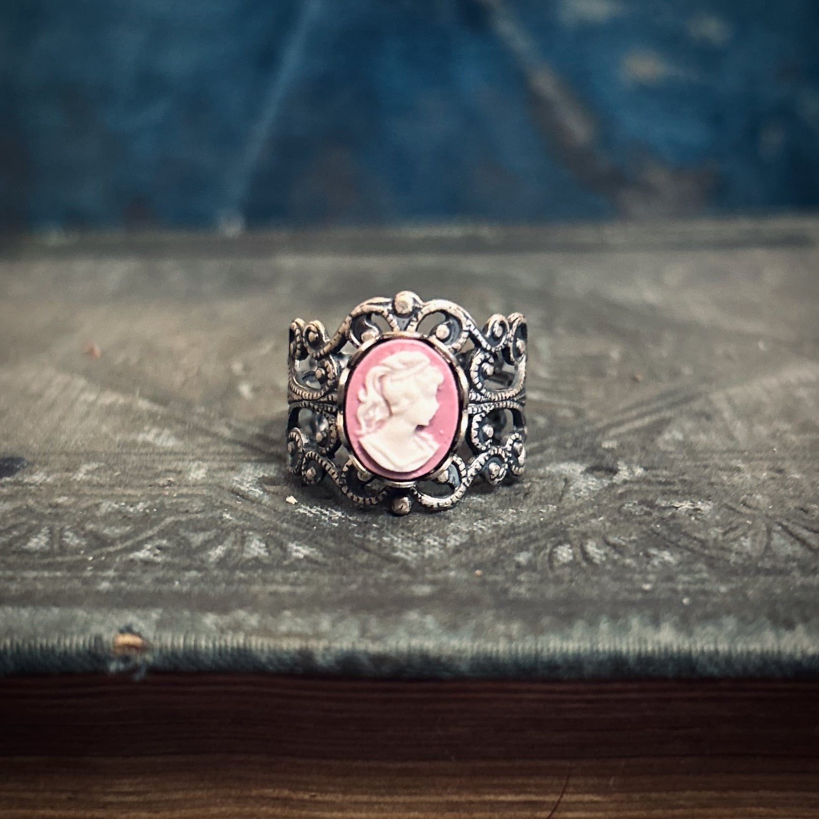 Filigree Cameo Ring - Pick a Color