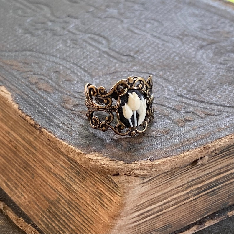 Tulip Cameo Ring