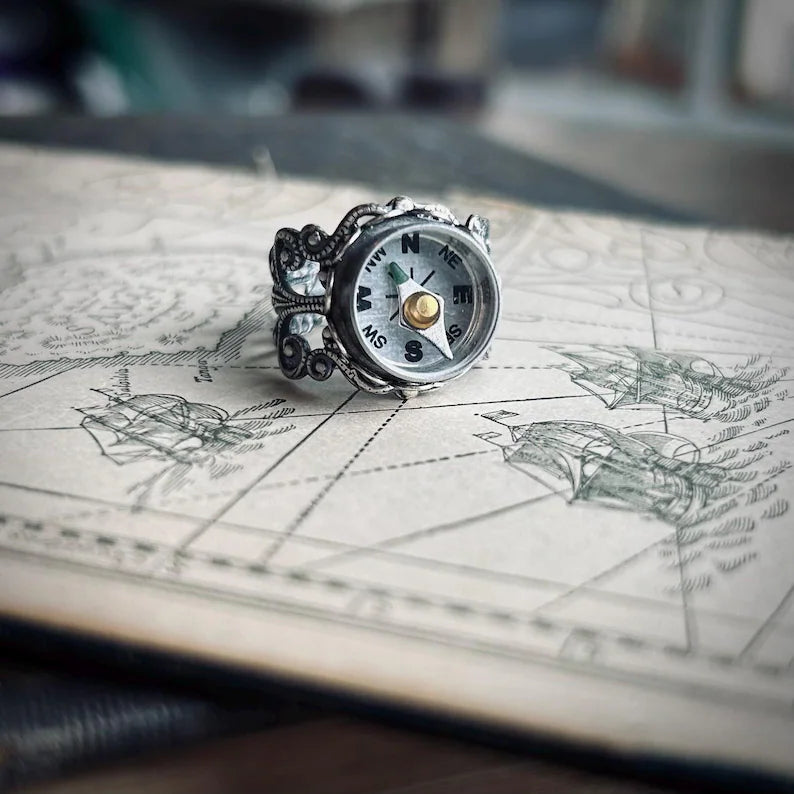 Filigree Compass Ring