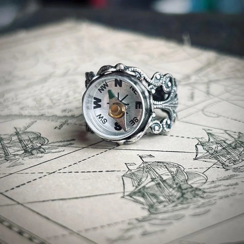 Filigree Compass Ring