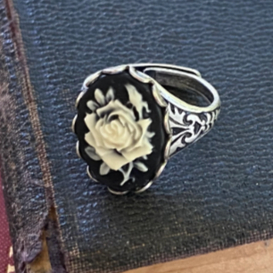 Rose Cameo Ring