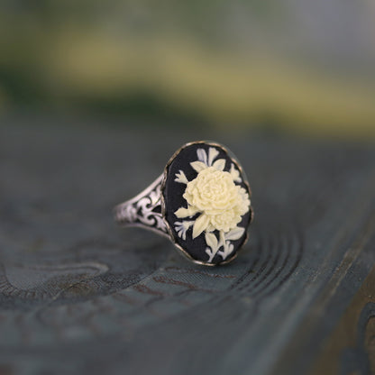 Bouquet Cameo Ring