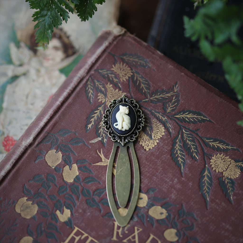 Cameo Bird and the Bee Bookmarks