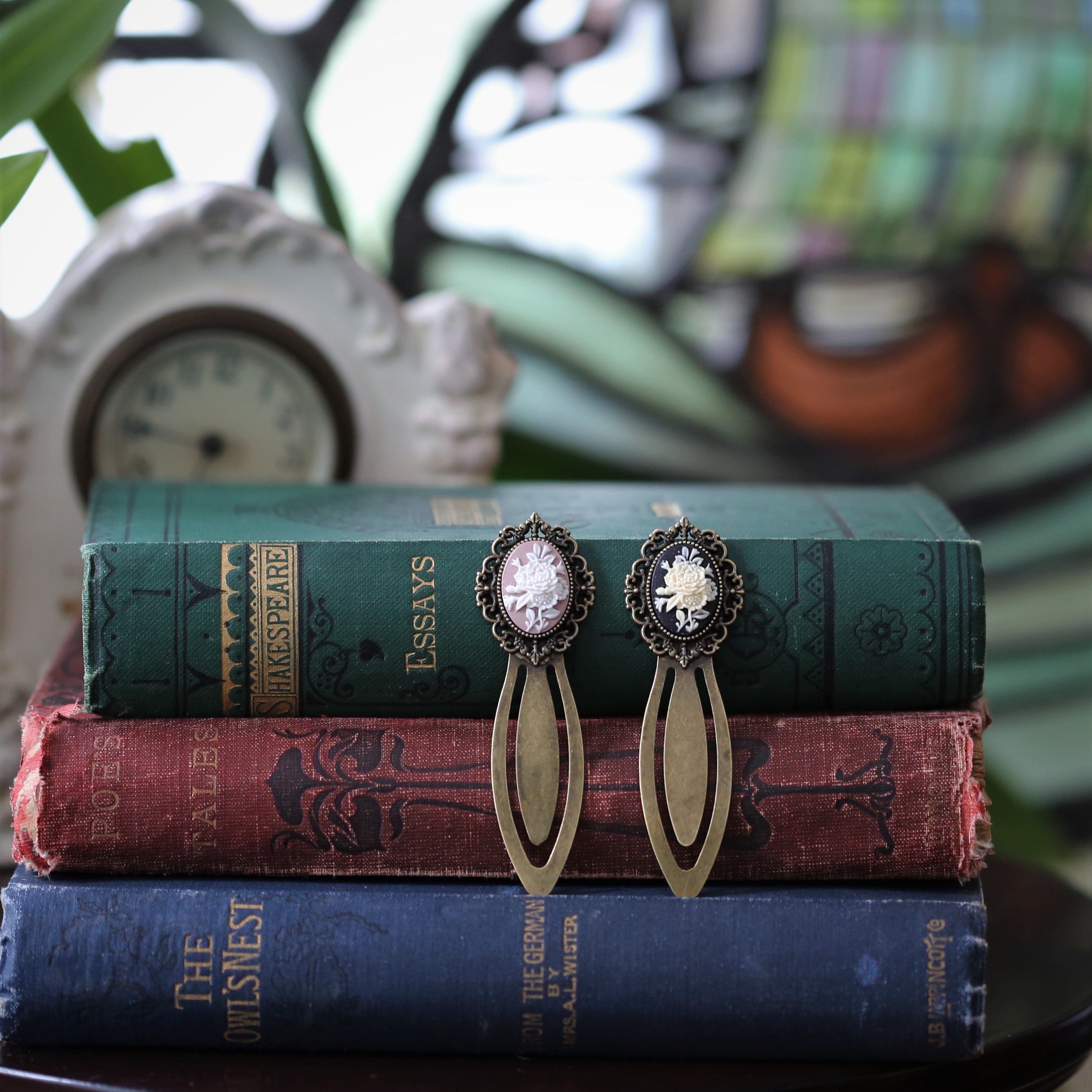 Floral Filigree Cameo Bookmarks