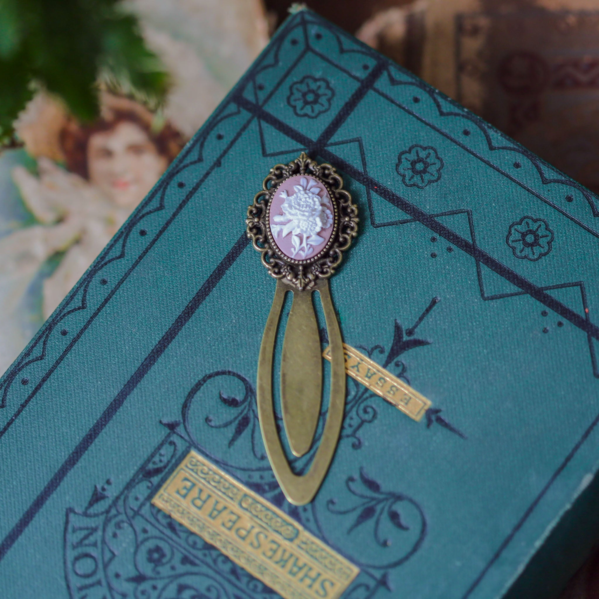 Floral Cameo Bookmark