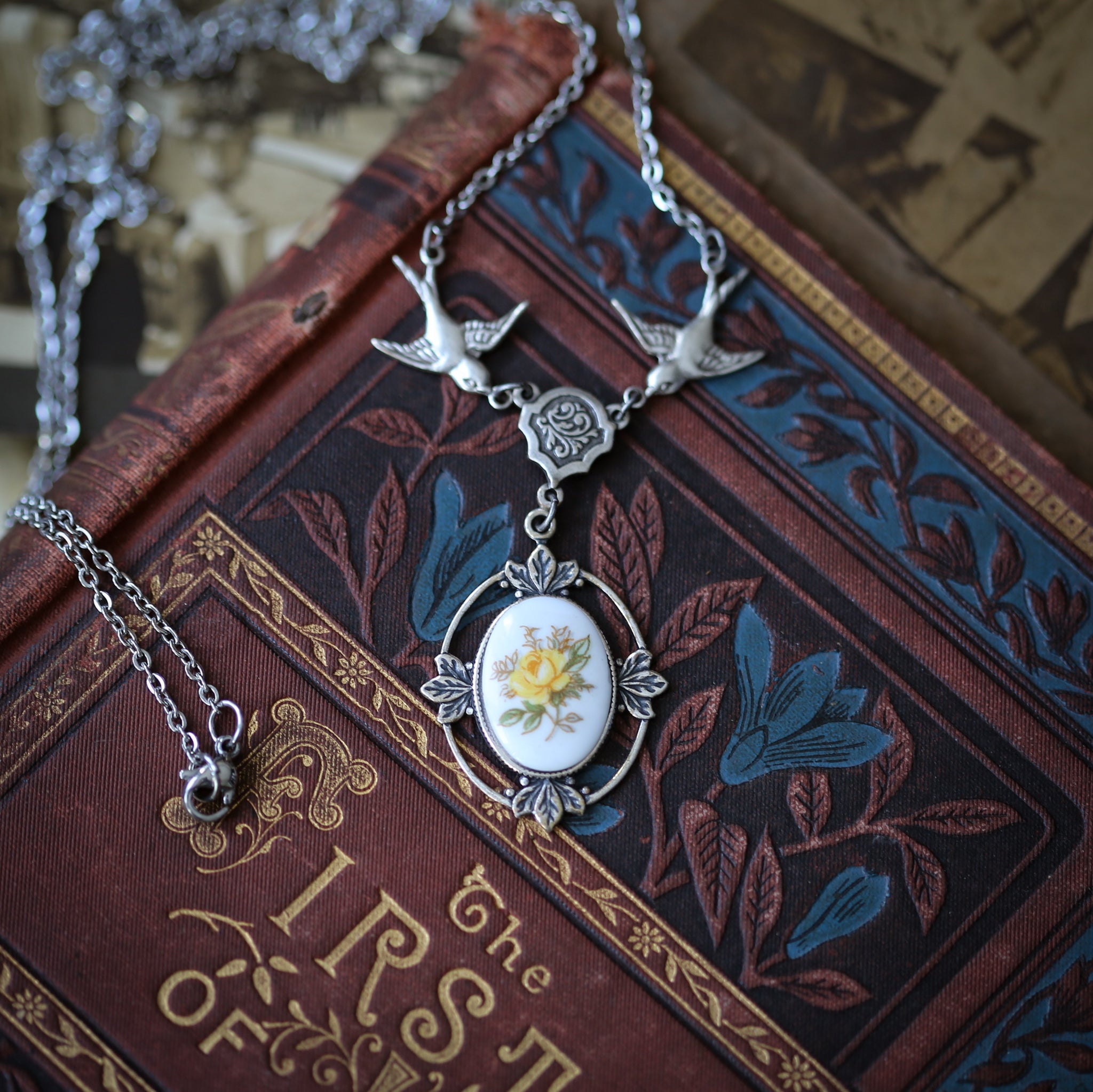 Victorian Leaf Rose Necklace with Birds