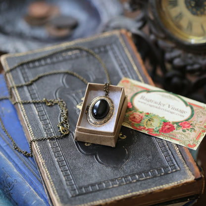 Stone Oval Locket in Onyx, Snowflake Obsidian or White Howlite