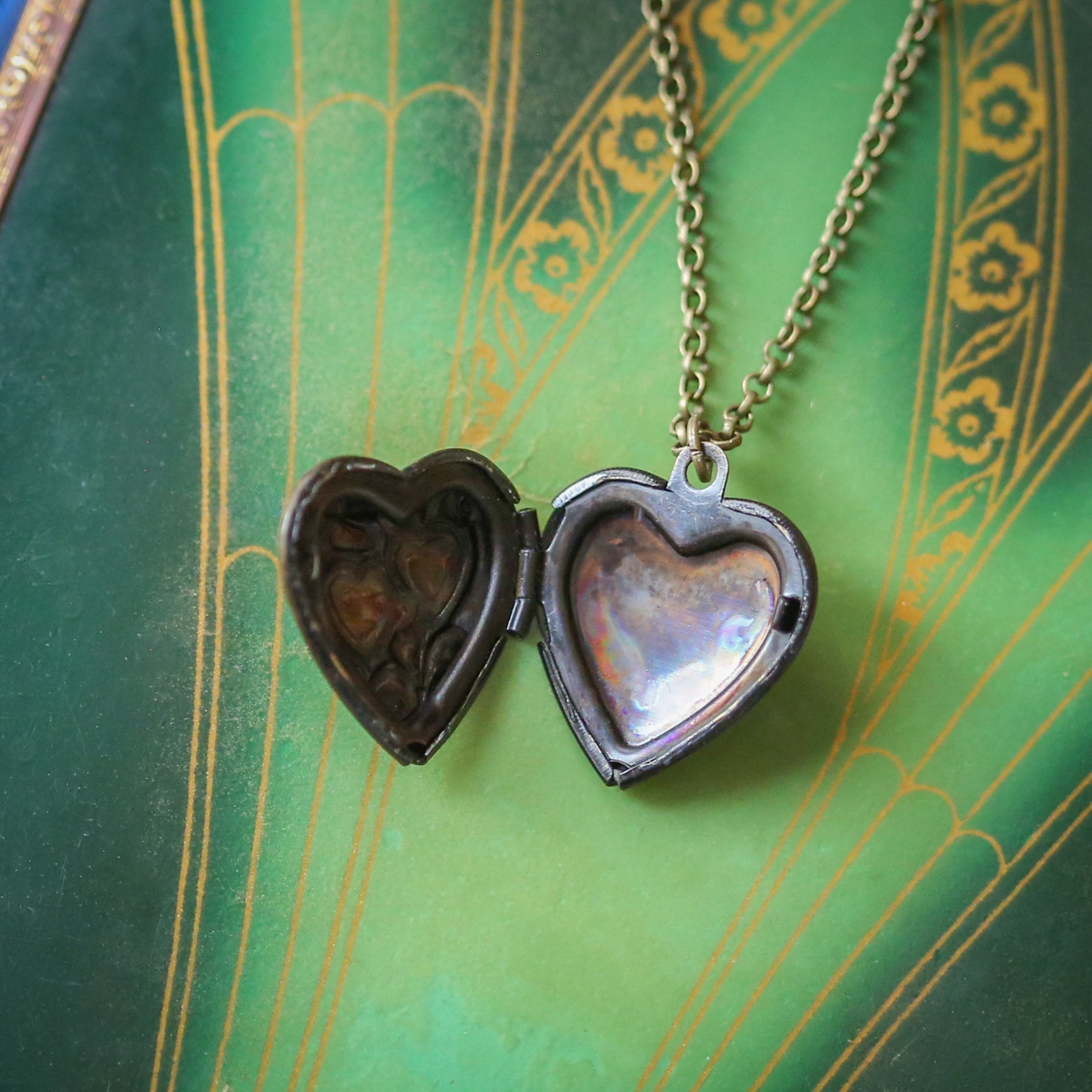 Silver Heart Locket Necklace - Etsy | Heart locket necklace, Heart locket, Locket  necklace