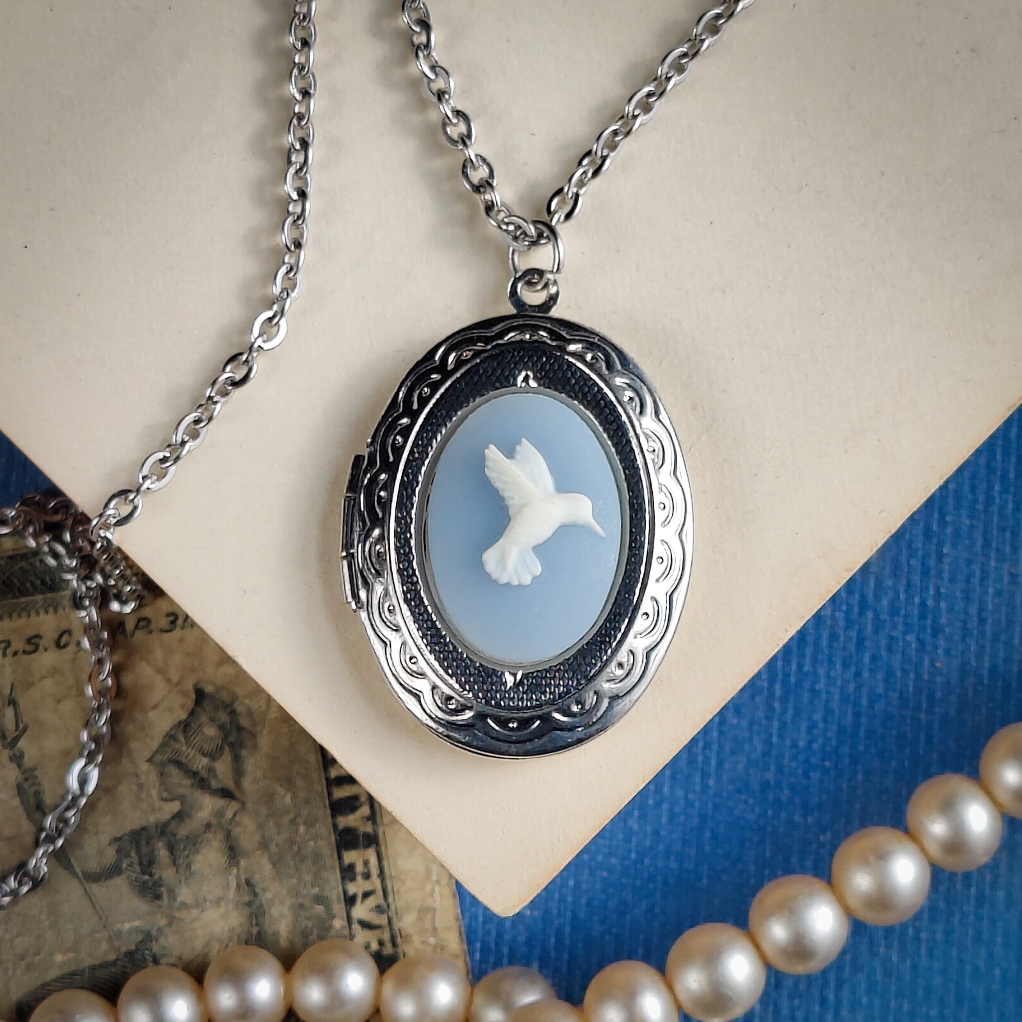 Hummingbird Cameo Oval Vintage Style Locket | Ragtrader Vintage