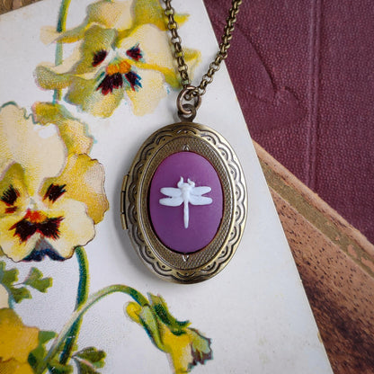 Dragonfly Cameo Oval Vintage Style Locket