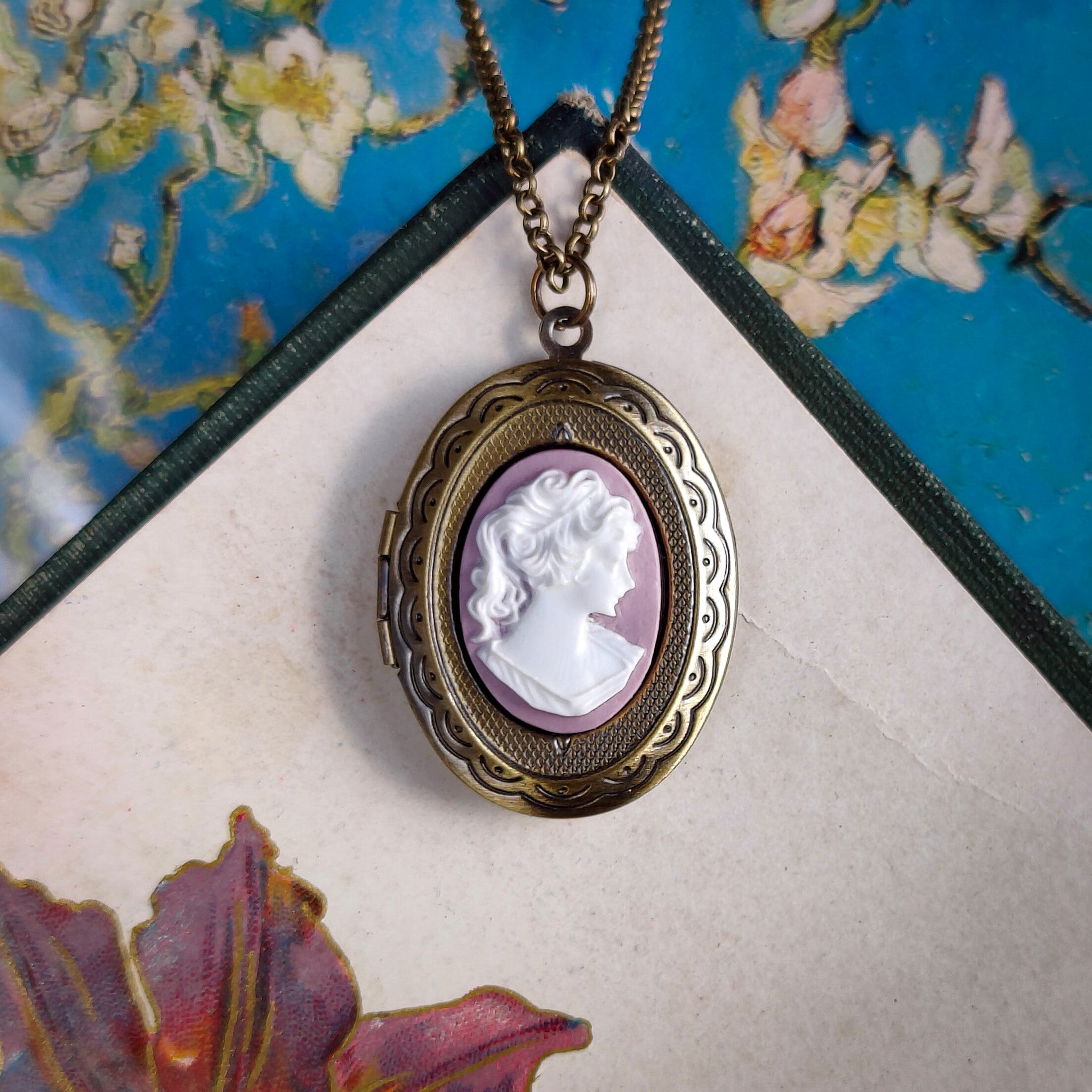 Lady Cameo Locket