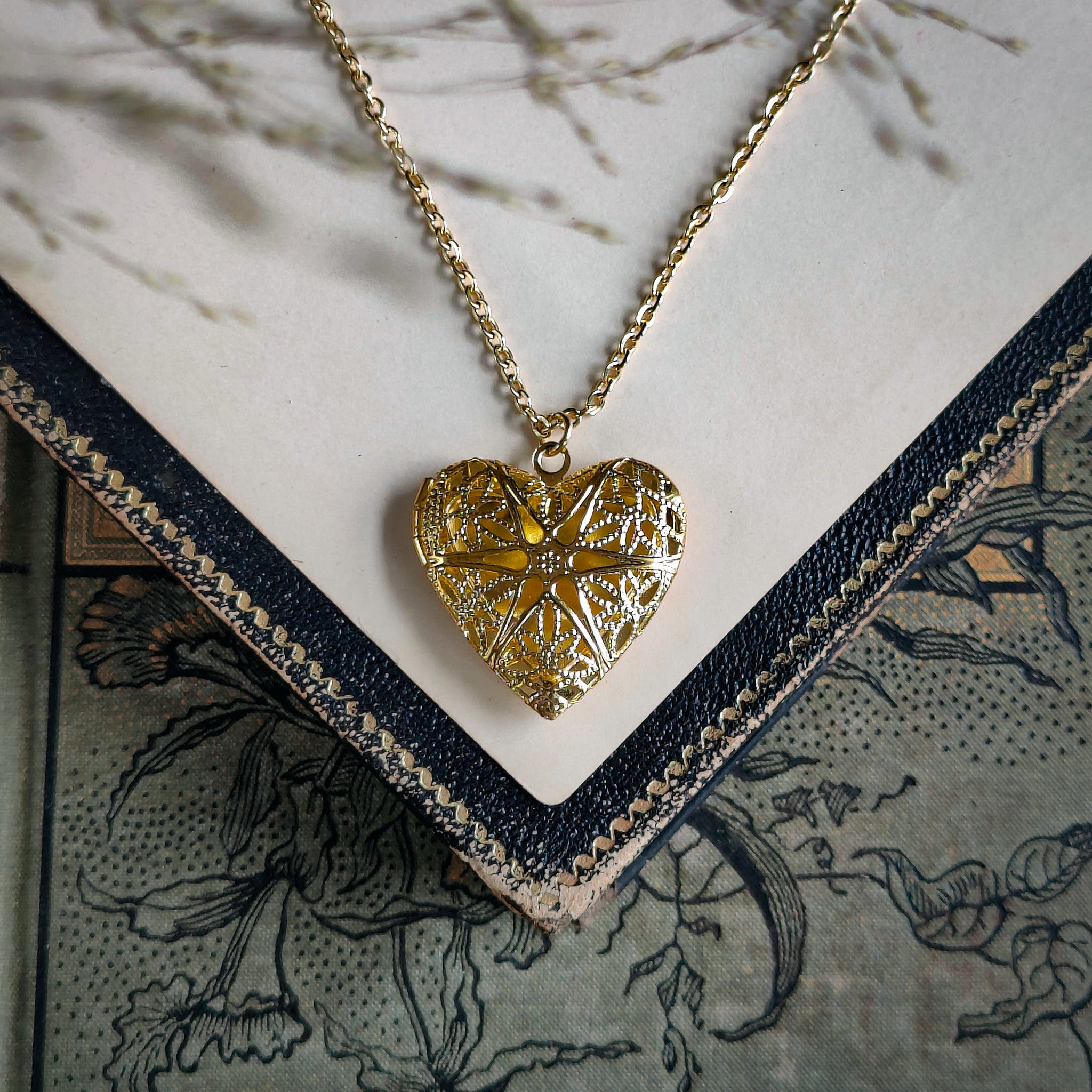 Venetian Lace Heart or Circle Lockets