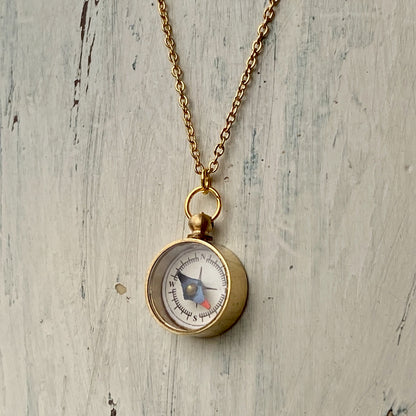 Working Compass Pendant Necklace in Gold