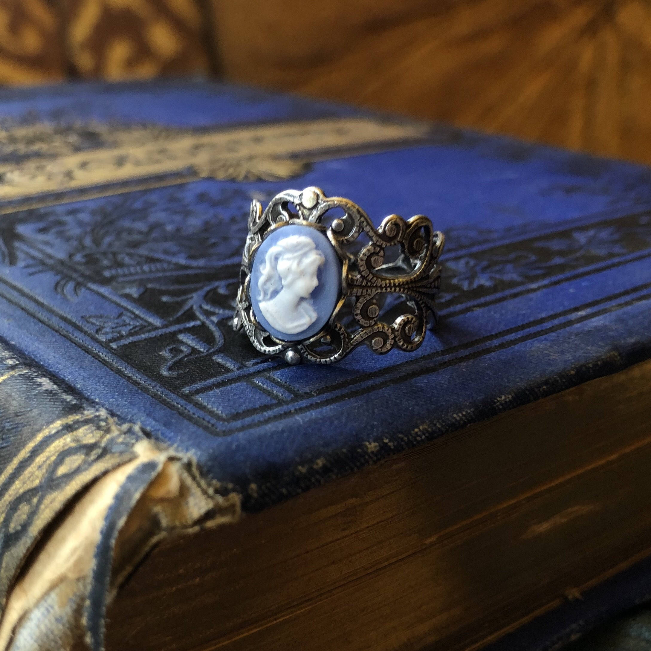 Blue Lady Cameo Ring in Silver Filigree