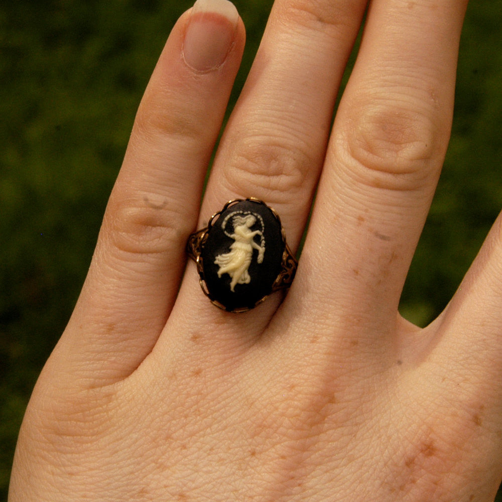 Vintage Zodiac Cameo Ring - Virgo