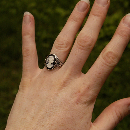 Antiqued silver vintage style adjustable ring with black and white cameo lady