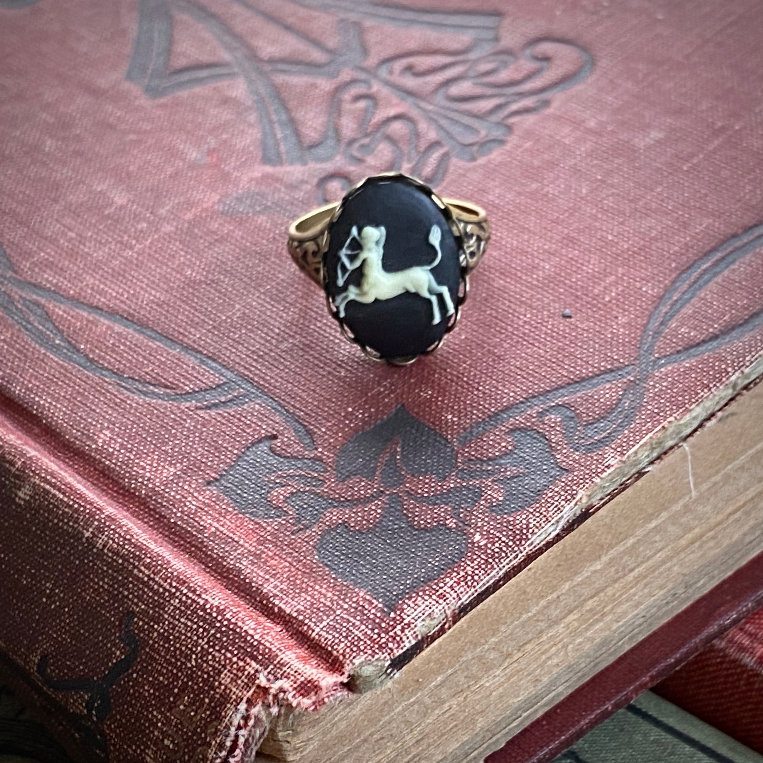 Vintage Zodiac Cameo Ring - Sagittarius