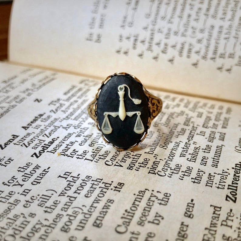 Vintage Zodiac Cameo Ring - Libra