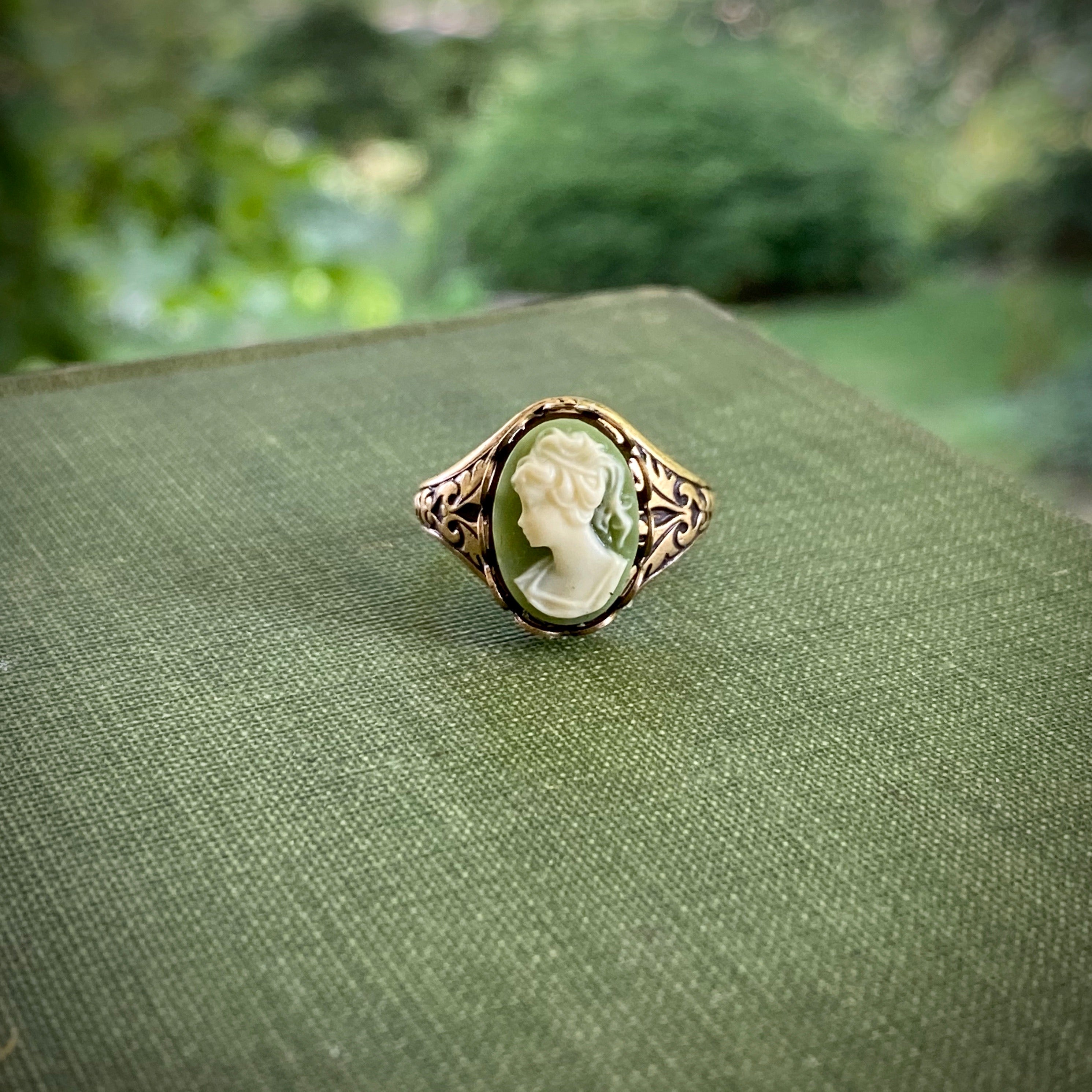 Green Lady Cameo Ring