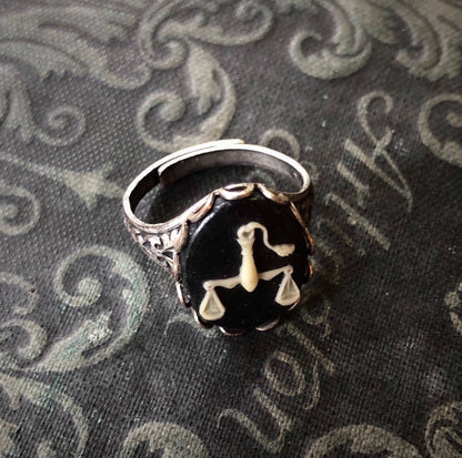 Vintage Zodiac Cameo Ring - Libra