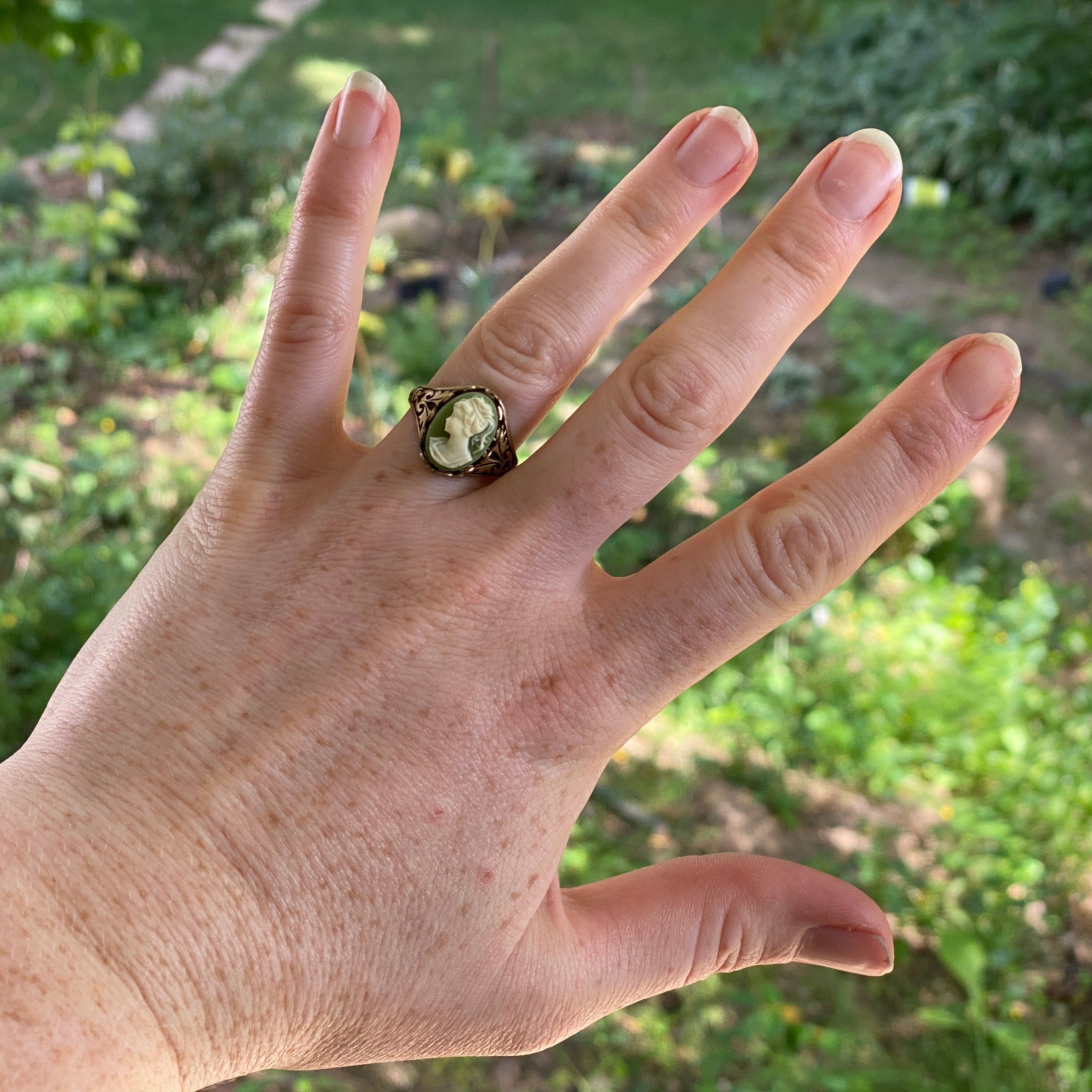 Green Lady Cameo Ring