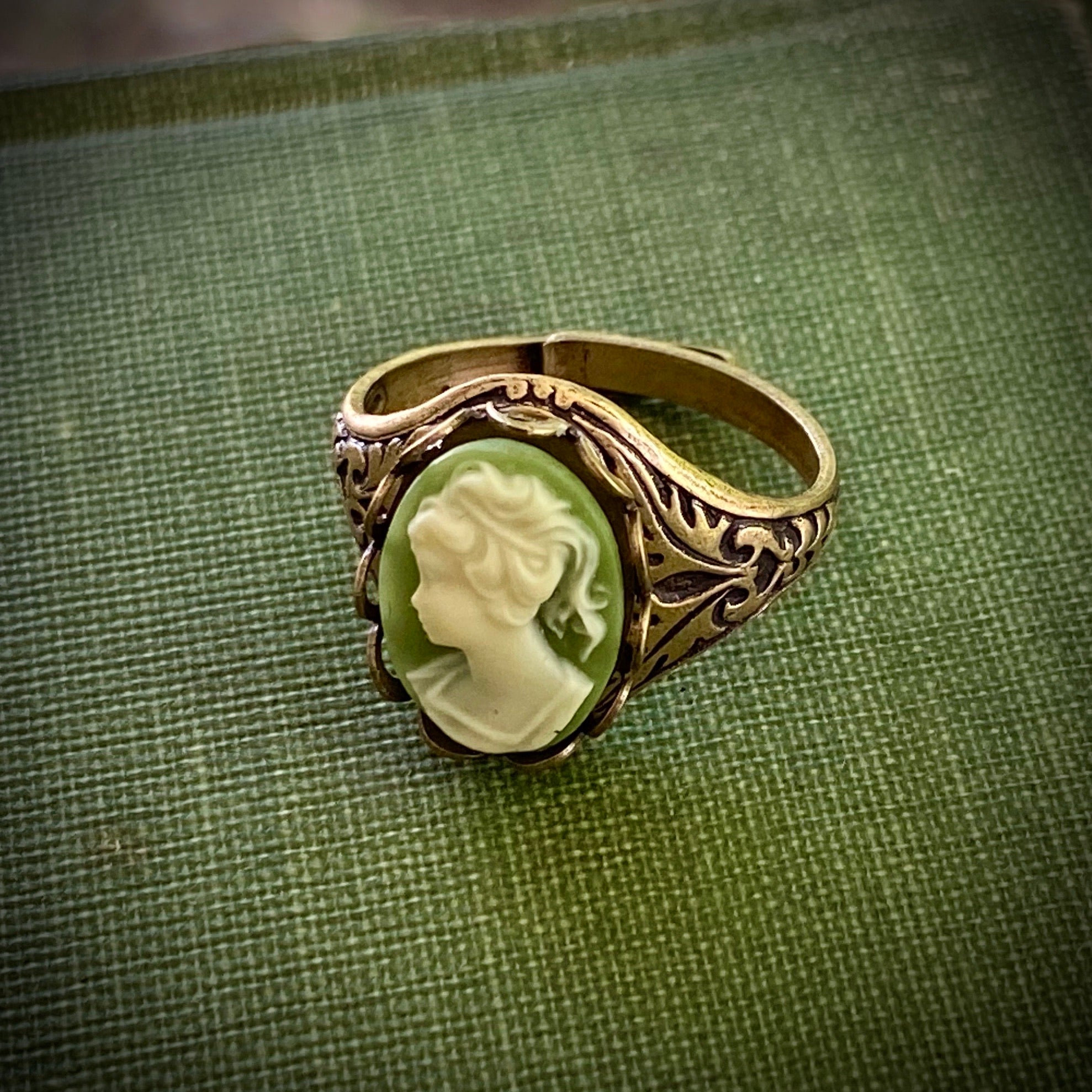 Green Lady Cameo Ring