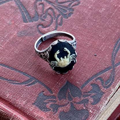 Vintage Zodiac Cameo Ring - Cancer